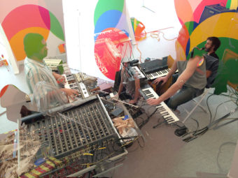 繧｢繝ｼ繝・ぅ繧ｹ繝亥・逵・BitchinBajas_byJeremiahChiu_800