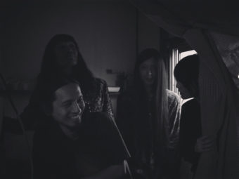 02_黒岩あすかと深夜アー写